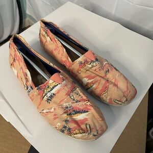 Tropical Print Tom’s Women's Slip-On Shoes size 9